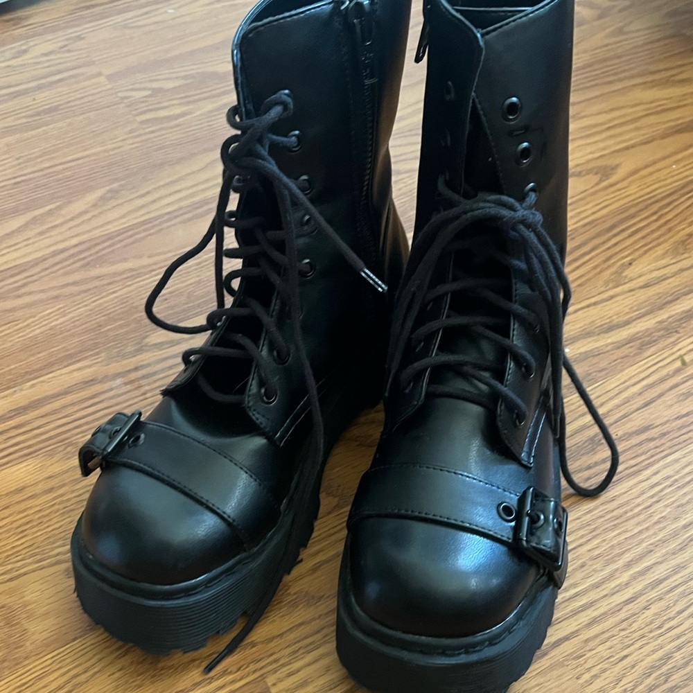 Dolls kill never worn Wicked Command Buckle Boots size 9 women’s.